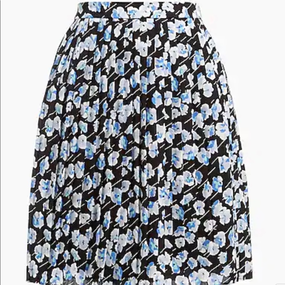Pleated mini skirt in black brilliant ocean